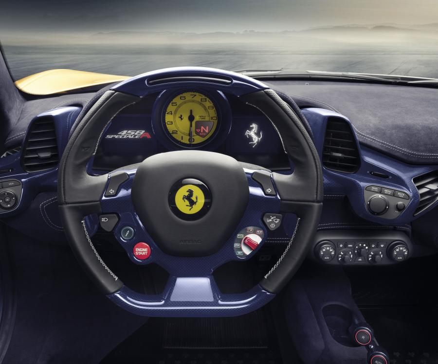  Ferrari 458 Italia Speciale A 2014 года  (фото 8 из 24)